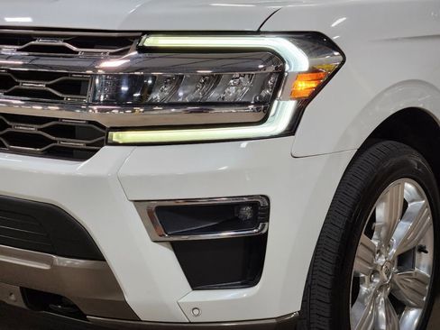 Used 2024 Ford Expedition King Ranch image 13
