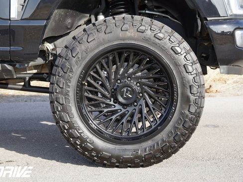 Used 2024 Ford F350 Platinum image 14