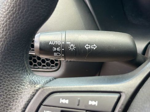 Used 2025 Honda HR-V LX image 21