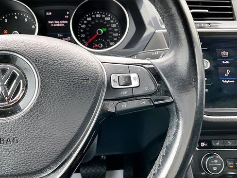 Used 2019 Volkswagen Tiguan SE image 11