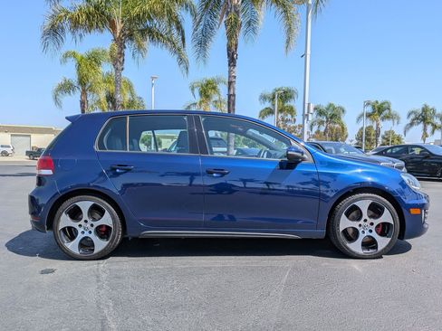 Used 2011 Volkswagen GTI 4-Door FWD image 11