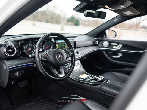 Used 2018 Mercedes-Benz E 300 4MATIC w/ Premium 1 Package image 13