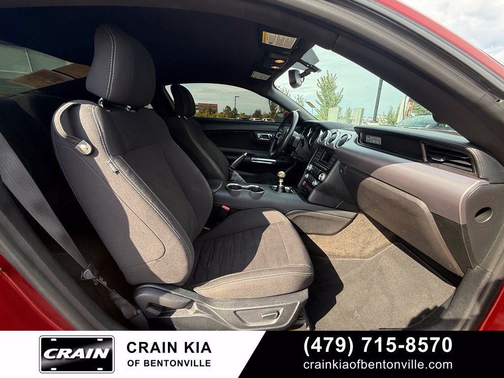 Used 2017 Ford Mustang Coupe RWD image 27