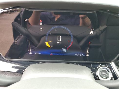 Certified 2025 Chevrolet Trax RS w/ Sunroof Package FWD image 11