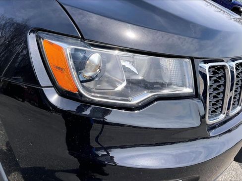 Used 2020 Jeep Grand Cherokee Laredo image 26