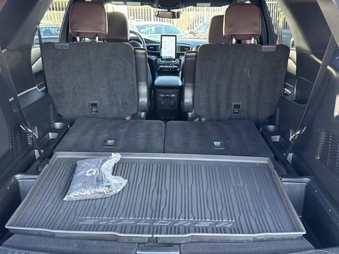 Used 2022 Ford Explorer Platinum image 8
