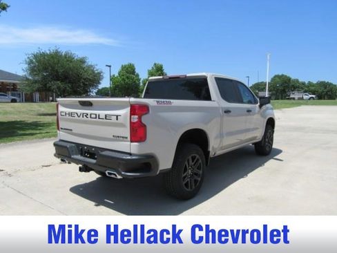 New 2026 Chevrolet Silverado 1500 Custom Trail Boss w/ LPO, Dark Essentials Package AWD/4WD image 7