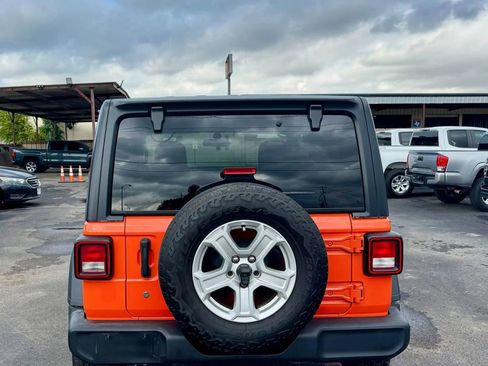 Used 2018 Jeep Wrangler Sport image 9