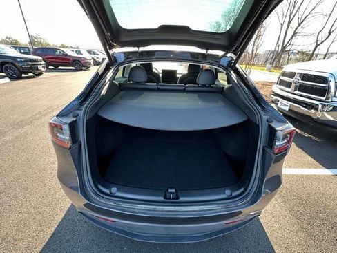 Used 2024 Tesla Model Y Long Range image 15