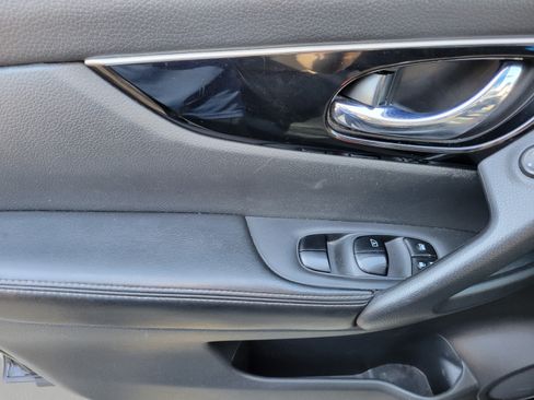 Used 2018 Nissan Rogue Sport SL FWD image 29