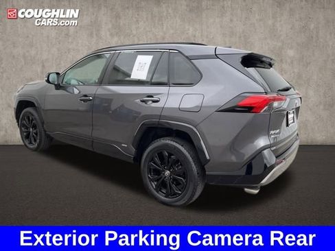 Used 2022 Toyota RAV4 SE image 4