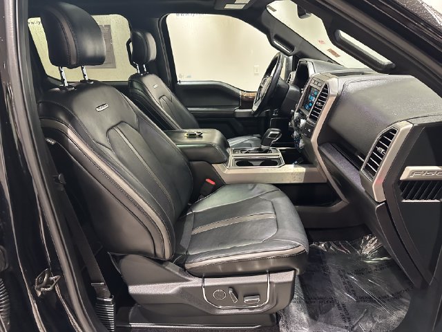 Used 2017 Ford F150 Platinum w/ Equipment Group 701A Luxury AWD/4WD image 8