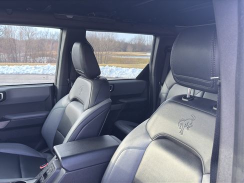 Used 2022 Ford Bronco Black Diamond w/ Sasquatch Package AWD/4WD image 18