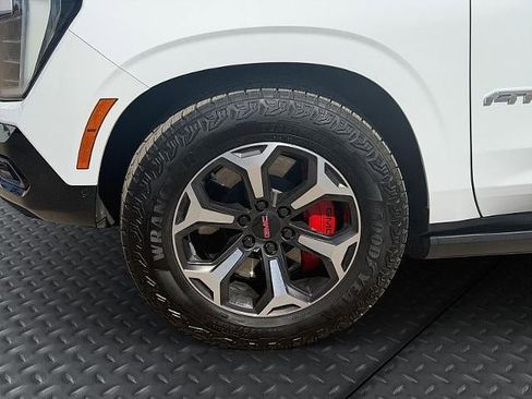 Used 2025 GMC Yukon AT4 Ultimate w/ LPO, Floor Liner Package AWD/4WD image 10