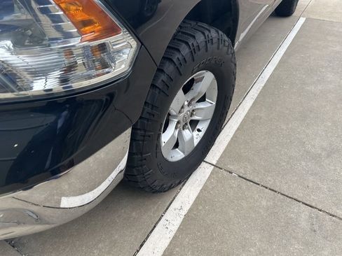 Used 2020 RAM 1500 Classic SLT image 4