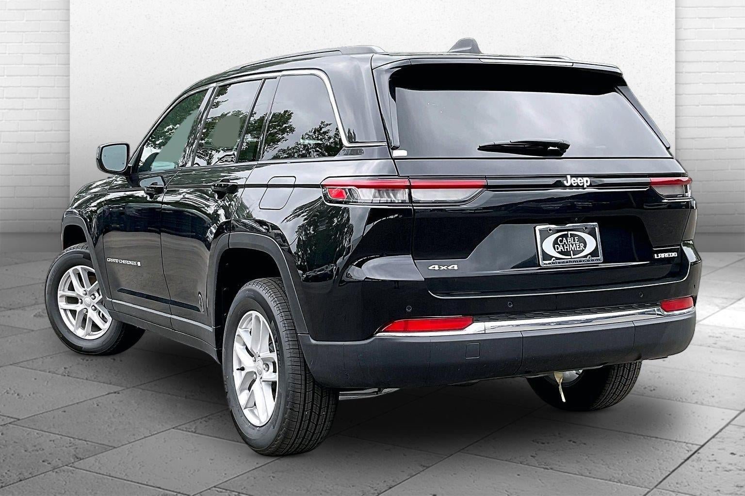 New 2026 Jeep Grand Cherokee Laredo X AWD/4WD image 3