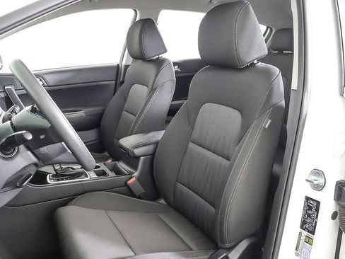 Used 2022 Kia Sportage LX image 24