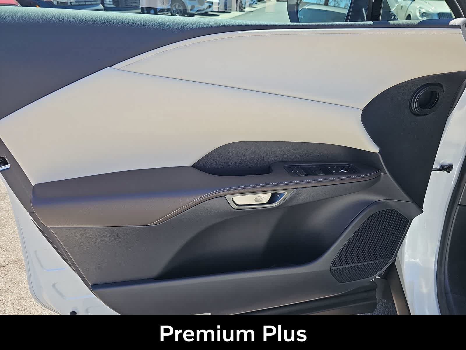 Used 2025 Lexus RX 350 Premium Plus w/ Accessory Package (Z1) FWD image 28