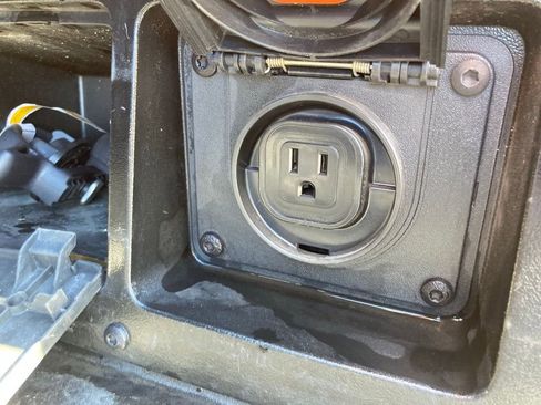 Used 2017 Toyota Tacoma TRD Sport w/ Tow Package (A/T) image 34