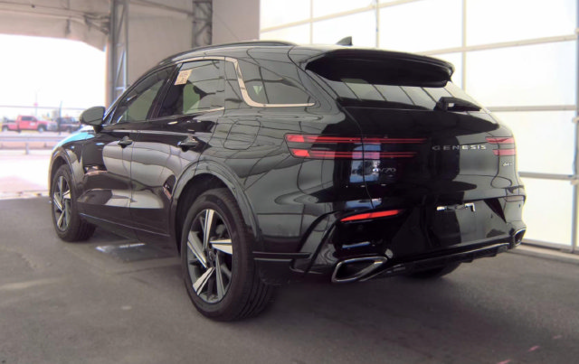 Used 2026 Genesis GV70 3.5T Sport Advanced AWD/4WD image 4