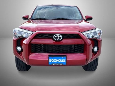 Used 2017 Toyota 4Runner SR5 AWD/4WD image 2