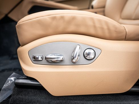 Certified 2026 Porsche Macan S AWD/4WD image 19