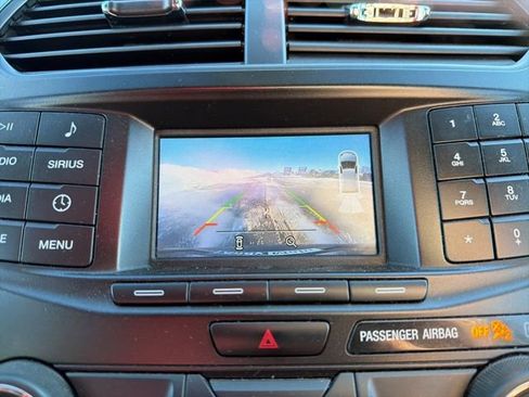 Used 2019 Ford Explorer XLT image 29