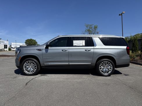 New 2026 GMC Yukon XL Denali w/ Sun & Power Step Package AWD/4WD image 8