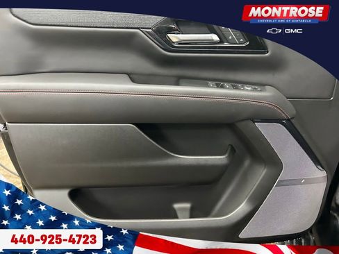 New 2026 GMC Yukon XL AT4 Ultimate AWD/4WD image 9