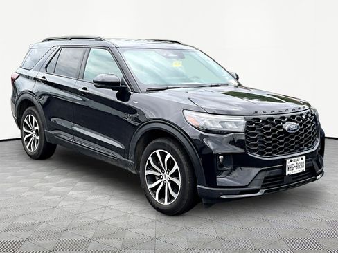 Used 2025 Ford Explorer ST-Line AWD/4WD image 3