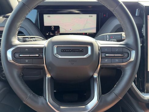 Used 2025 GMC Yukon Denali AWD/4WD image 11