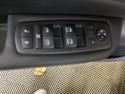 Used 2016 Chrysler 200 S w/ Comfort Group image 18