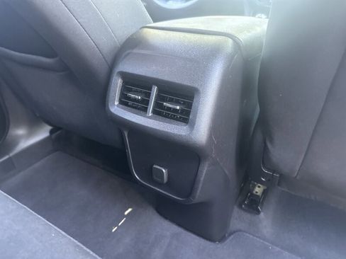 Used 2018 Chevrolet Equinox LT image 30