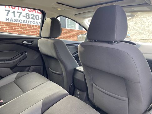 Used 2013 Ford Focus SE w/ SE Winter Pkg image 20