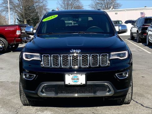 Used 2019 Jeep Grand Cherokee Limited w/ Luxury Group II image 3