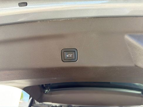 Used 2023 GMC Yukon SLT AWD/4WD image 22