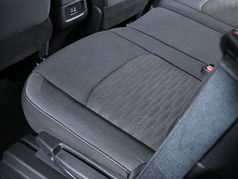 Used 2025 Nissan Pathfinder SV image 25