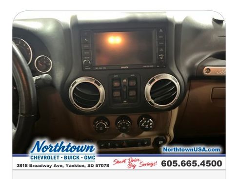 Used 2011 Jeep Wrangler Unlimited Sahara w/ Dual Top Group AWD/4WD image 17