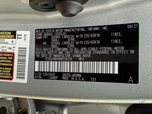 Used 2021 Toyota Highlander XLE AWD/4WD image 36