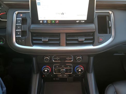 Used 2021 Chevrolet Suburban LT w/ Rear Media and Nav Package image 40