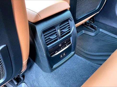 Used 2023 BMW 330i xDrive Sedan w/ Premium Package image 37