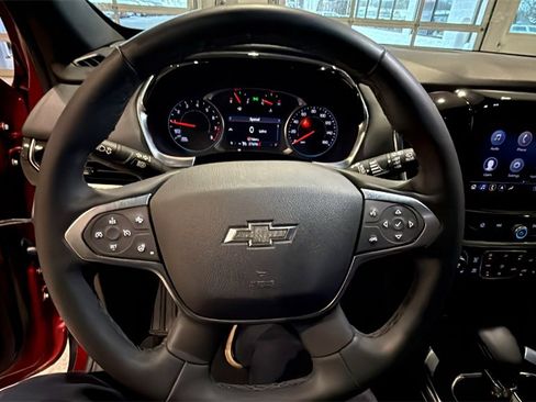 Used 2023 Chevrolet Traverse RS image 31