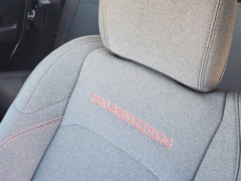 Used 2025 Jeep Wrangler Unlimited Rubicon image 20