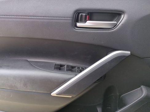 Used 2023 Toyota Corolla Cross XLE w/ Convenience Package image 11