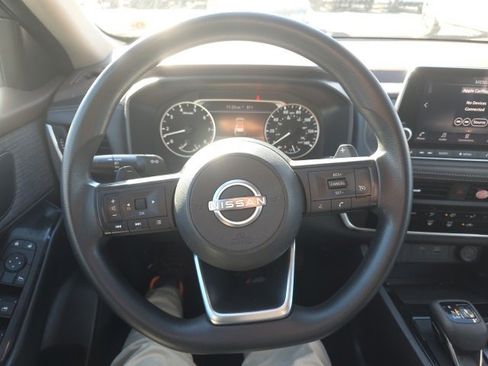 Used 2023 Nissan Rogue S image 14