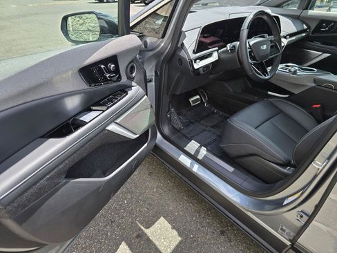 Used 2026 Cadillac Optiq Luxury 2 AWD/4WD image 33