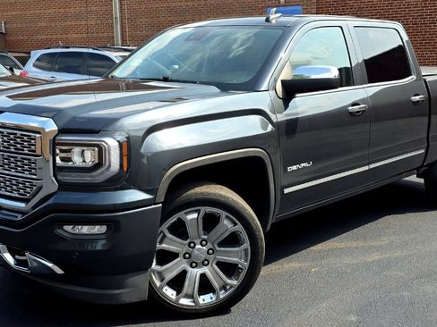 Used 2018 GMC Sierra 1500 Denali w/ Denali Ultimate Package AWD/4WD image 4