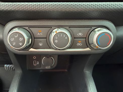 Certified 2025 Nissan Kicks Play S FWD image 28