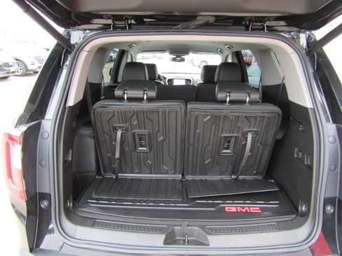Used 2023 GMC Acadia SLT image 36