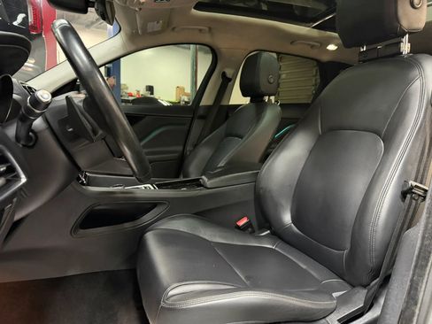Used 2020 Jaguar F-PACE Premium AWD/4WD image 10